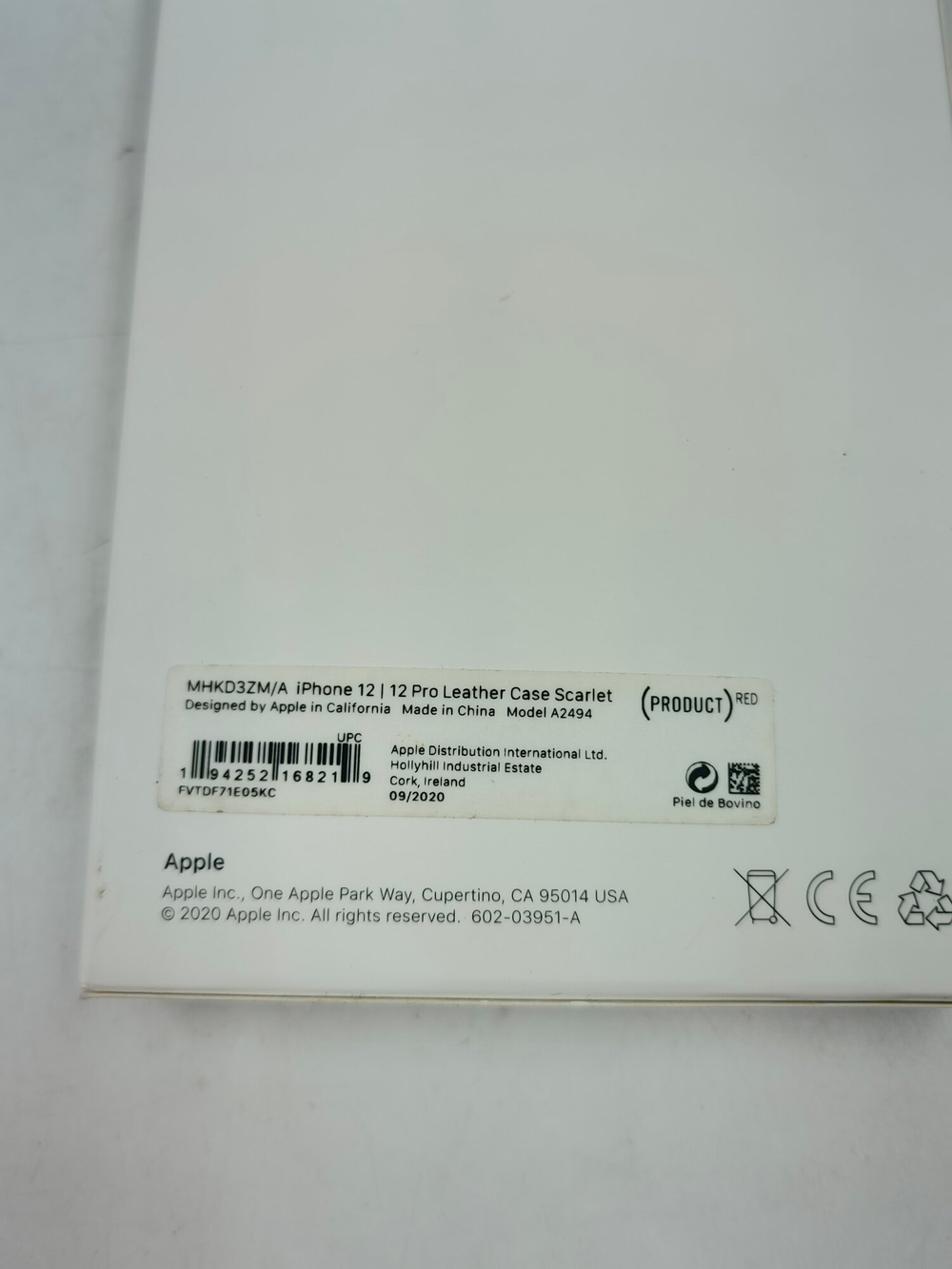 Кожаный чехол Apple iPhone 12 / iPhone 12 Pro с MagSafe, красный (PRODUCT)RED (MHKD3) (Из Финляндии)