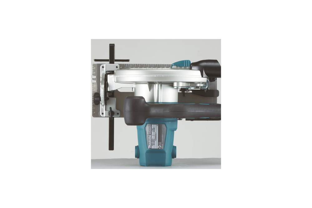 Дисковая пила Makita HS6601