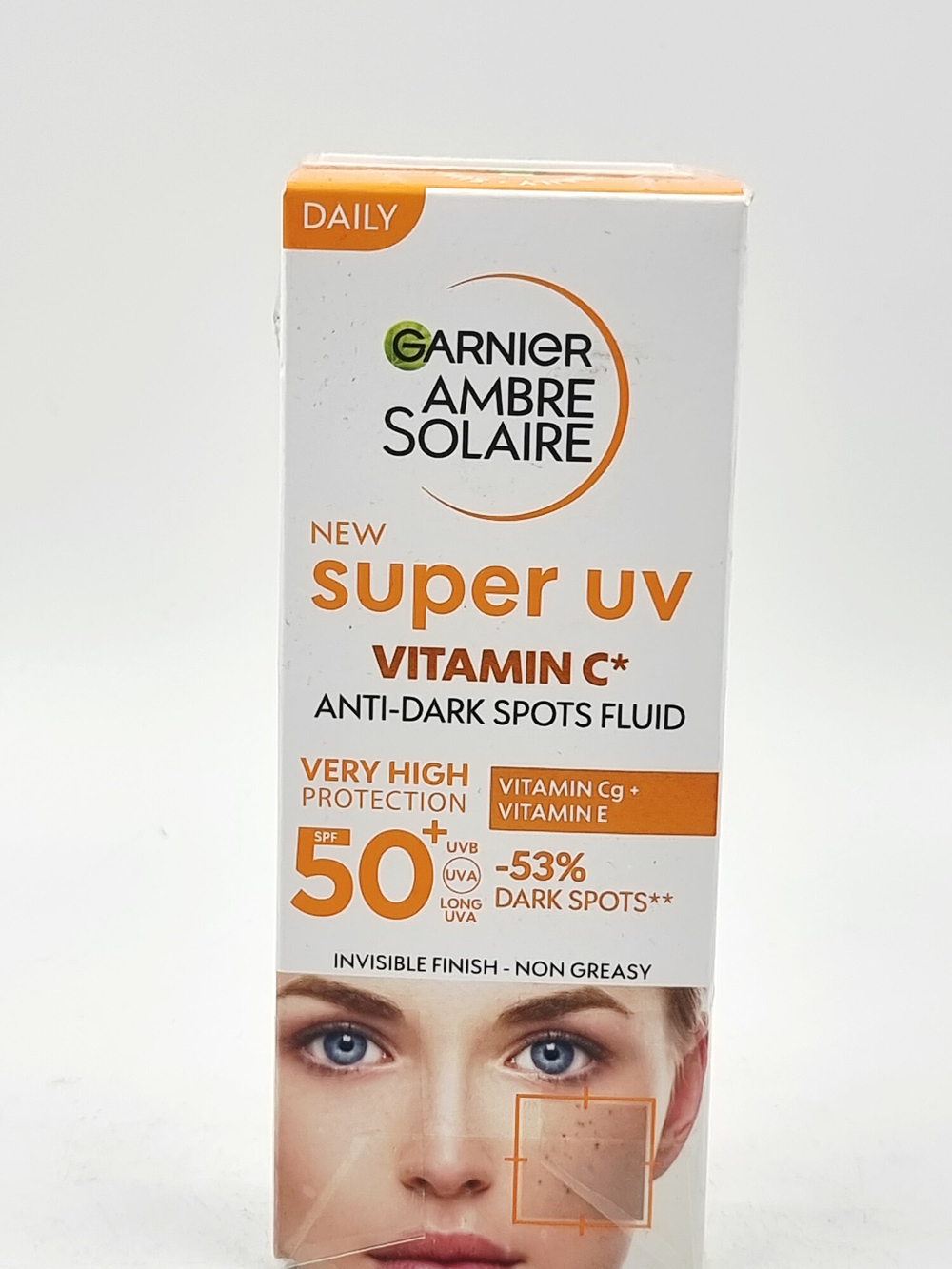 Крем-флюид Garnier Ambre Solaire  SPF 50+, защита от пигментации с витаминами С и Е, 40 мл (Франция)