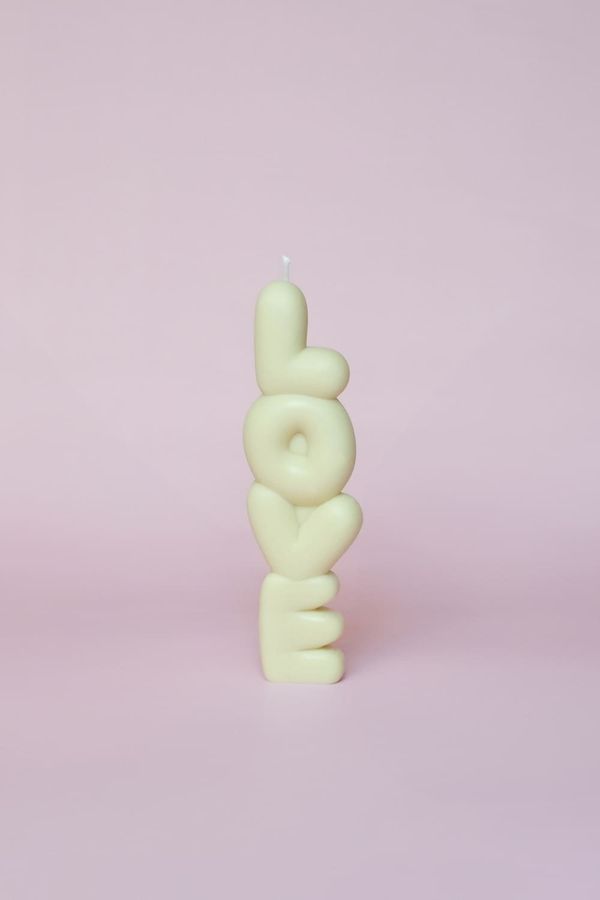 Свеча "Love" белая (Дымчатый уд) - фото 1