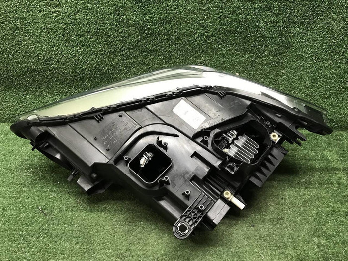 Фара правая BMW X1 F48 (2015-2019) LED