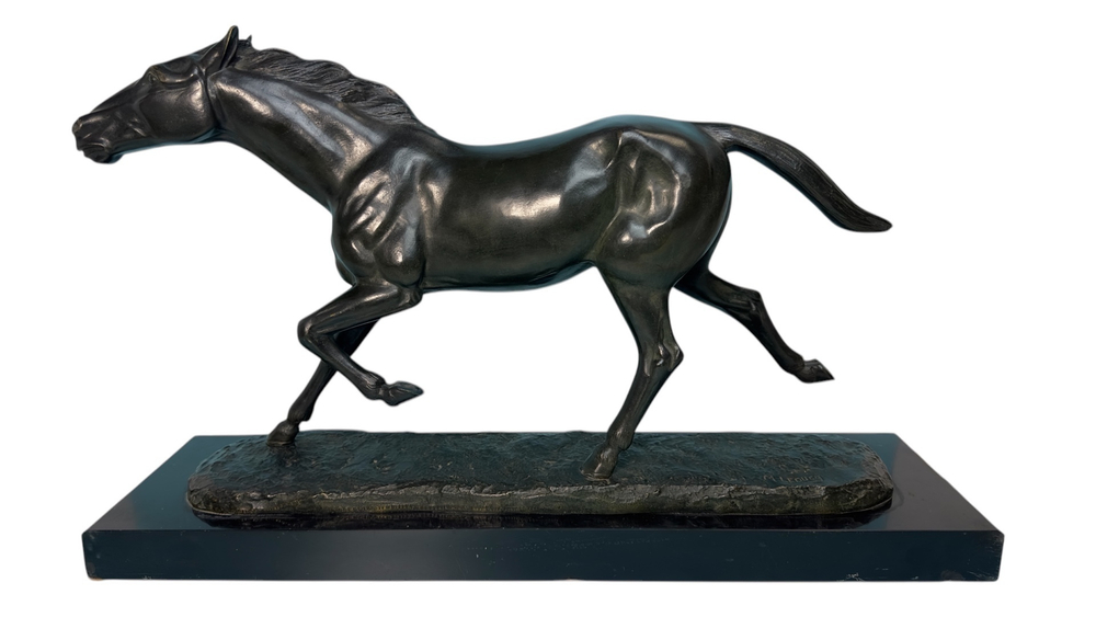 Скульптура «Бегущий конь» Автор модели: M. Leducq (1879 - 1955)