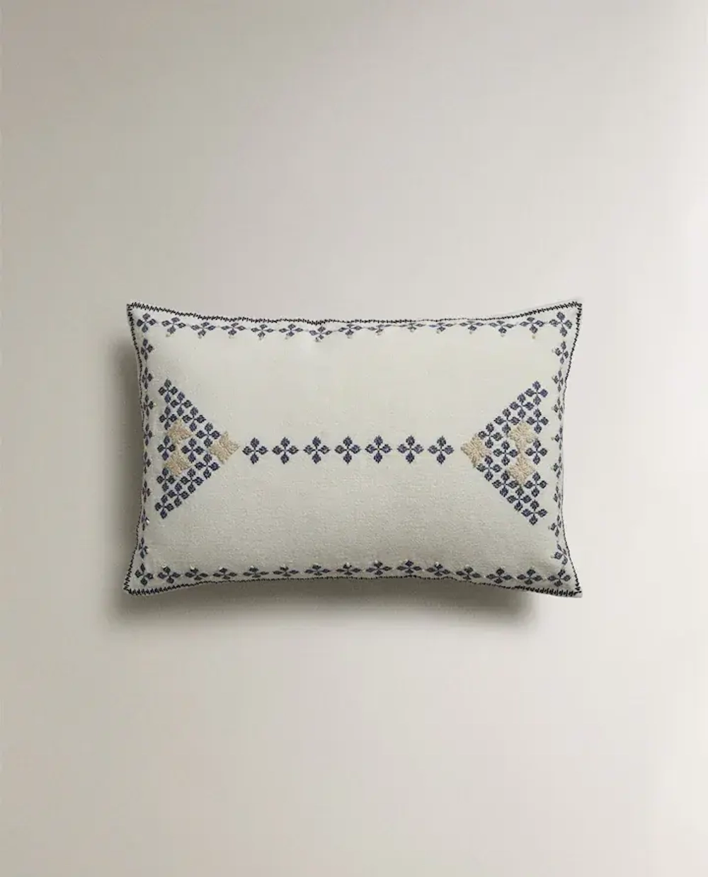 ZARA HOME ЧЕХОЛ ДЛЯ ДЕКОРАТИВНОЙ ПОДУШКИ С ВЫШИВКОЙ