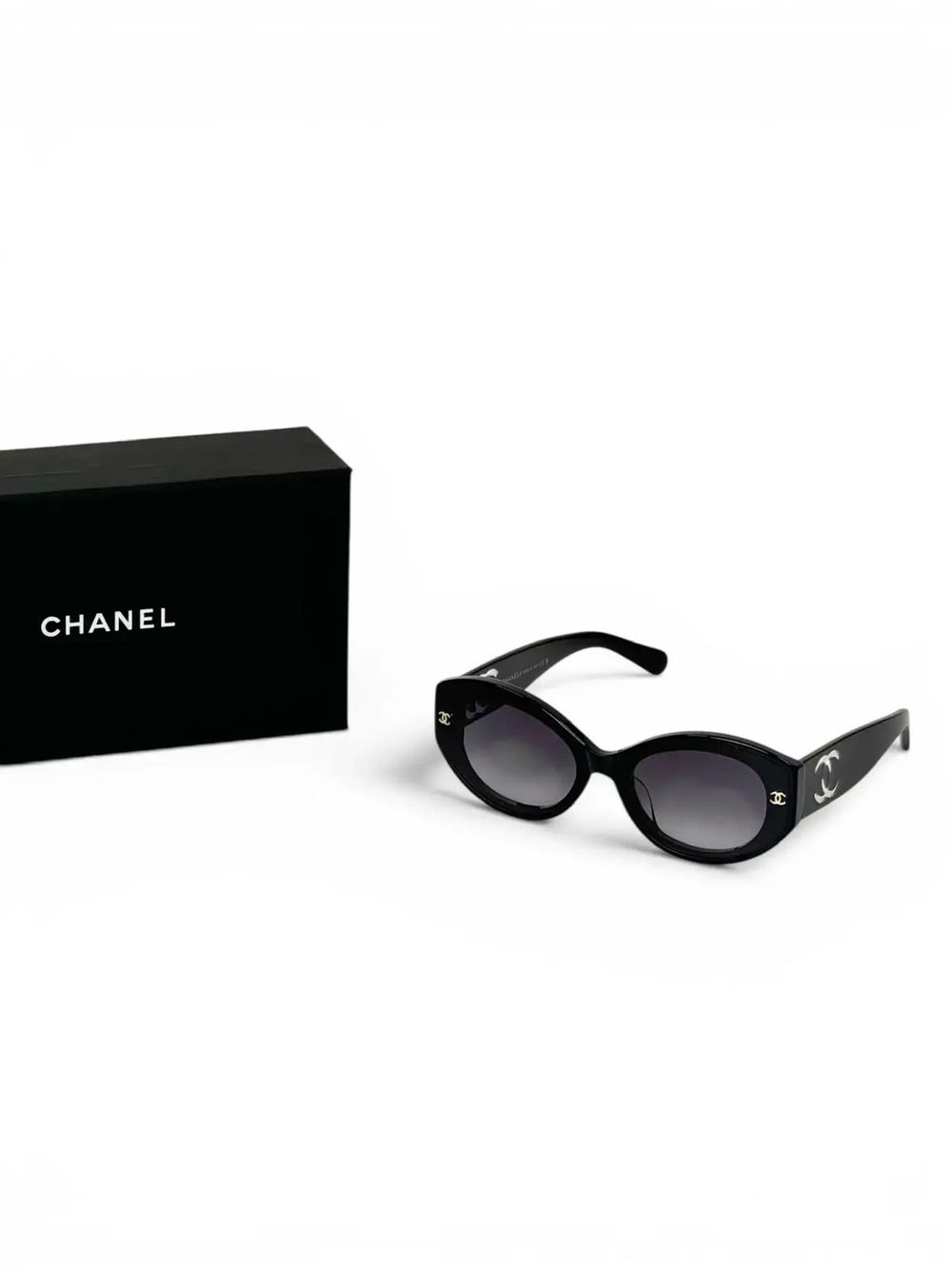 Солнцезащитные очки CHANEL