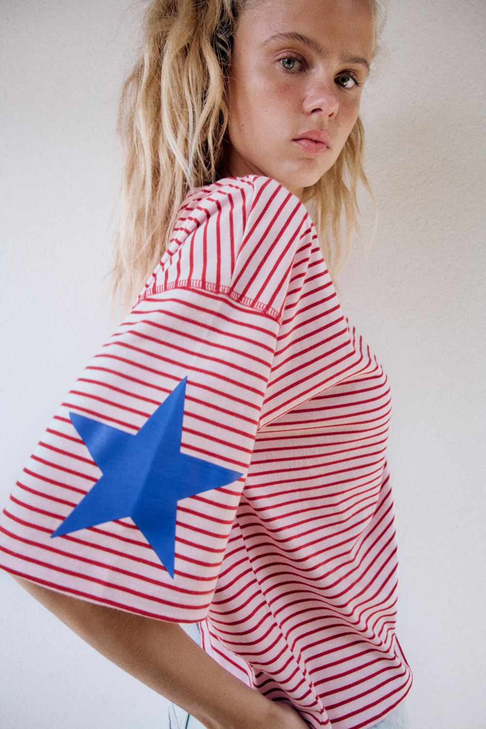 ФУТБОЛКА ОВЕРСАЙЗ В ПОЛОСКУ С НАДПИСЬЮ — ZARA