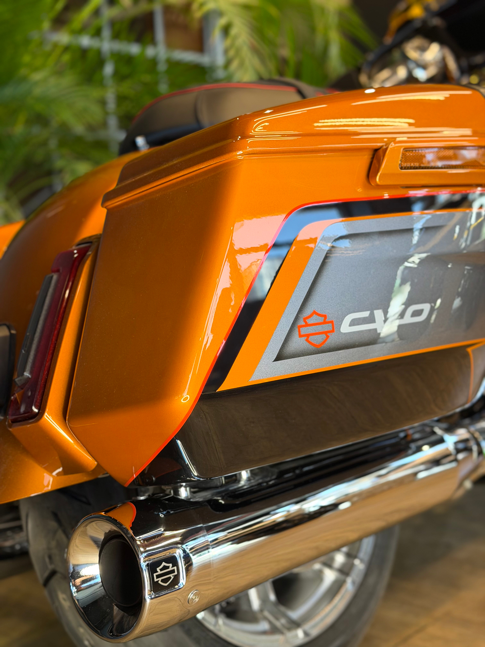 CVO Street Glide "Torched Orange CVO Tri-Tone" (2026)