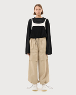 MM6 MAISON MARGIELA БРЮКИ ЖЕНСКИЕ ИЗ ГАБАРДИНА С НАКЛАДНЫМИ КАРМАНАМИ БЕЖЕВЫЕ