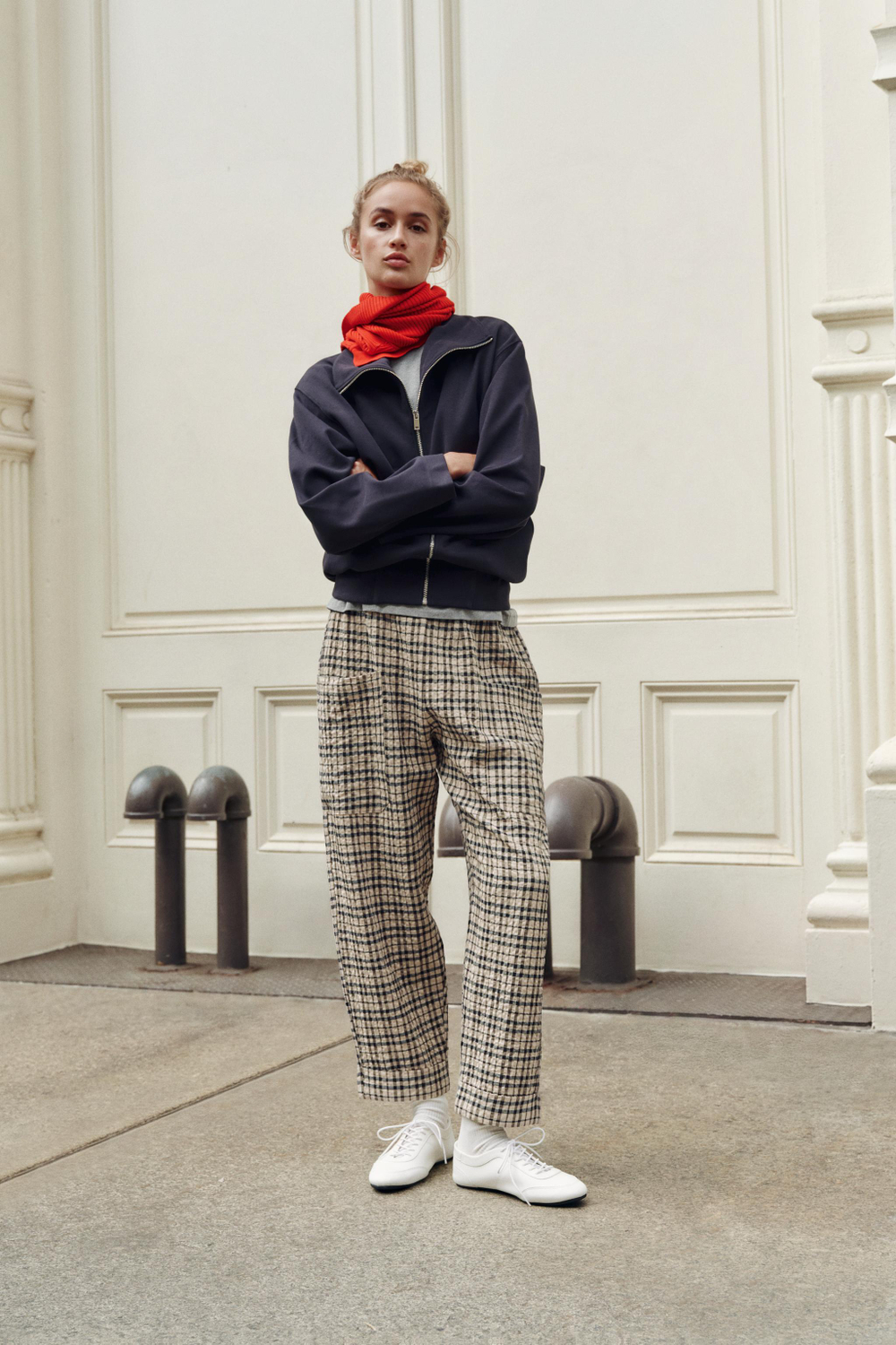 БРЮКИ В КЛЕТКУ С ЭЛАСТИЧНЫМ ПОЯСОМ — ZARA