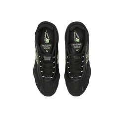 alt="Ткань Cordura на New Balance 1000 Black M1000BBV крупным планом"