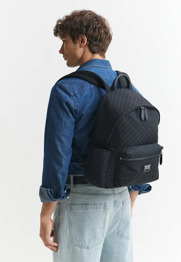 Рюкзак мужской EMPORIO ARMANI