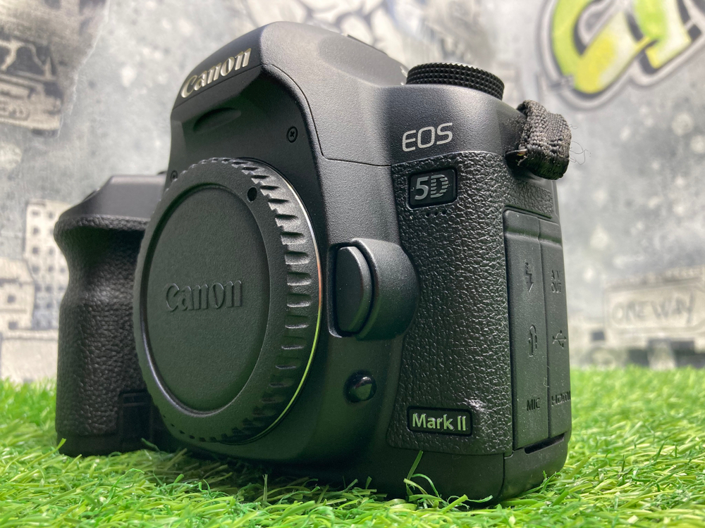 Canon EOS 5D Mark II 32.300 кадров