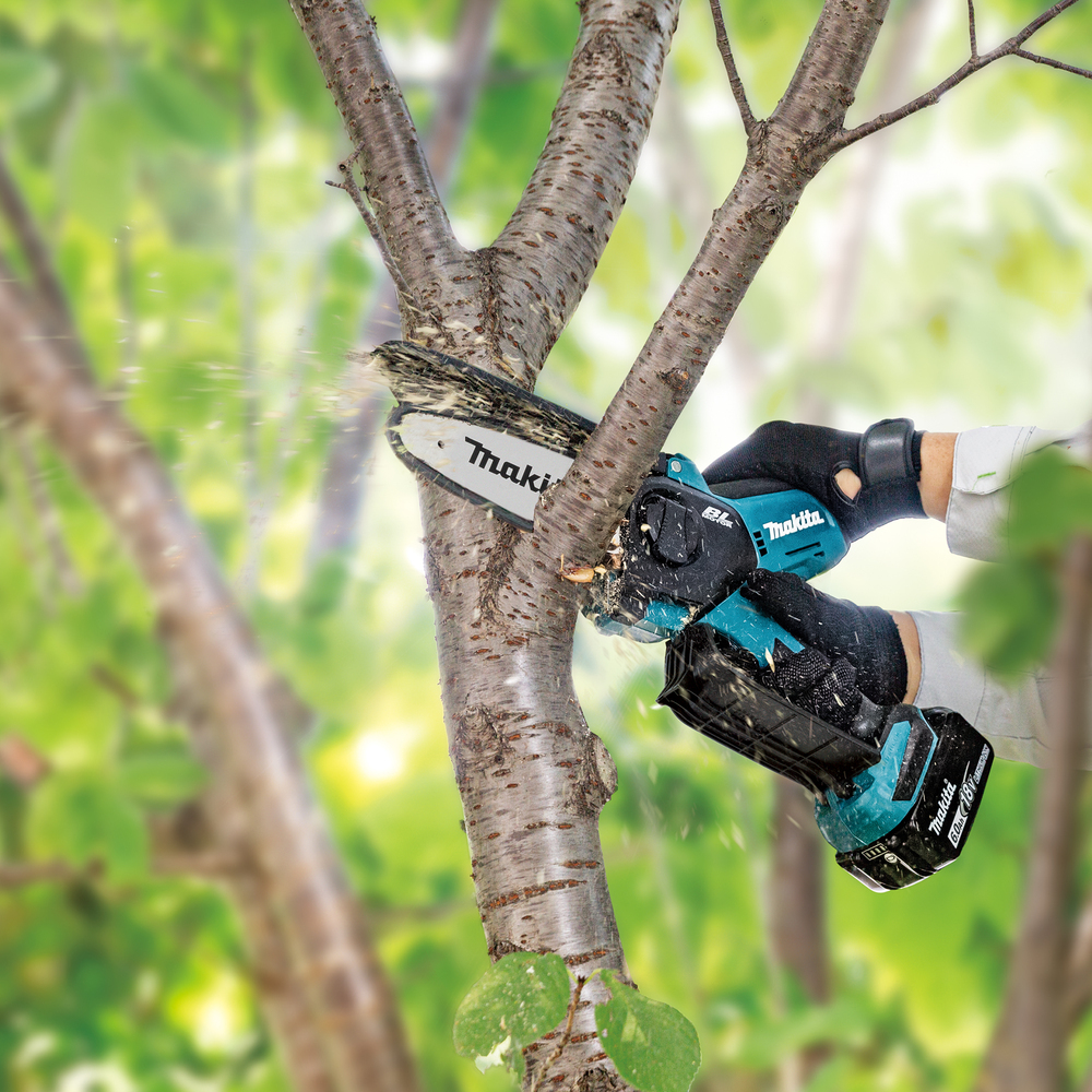 Пила цепная аккум. LXT BL 18В, 320Вт, 6"/15см, 0,325", 1,1мм, 8м/с, XPT Makita DUC150Z