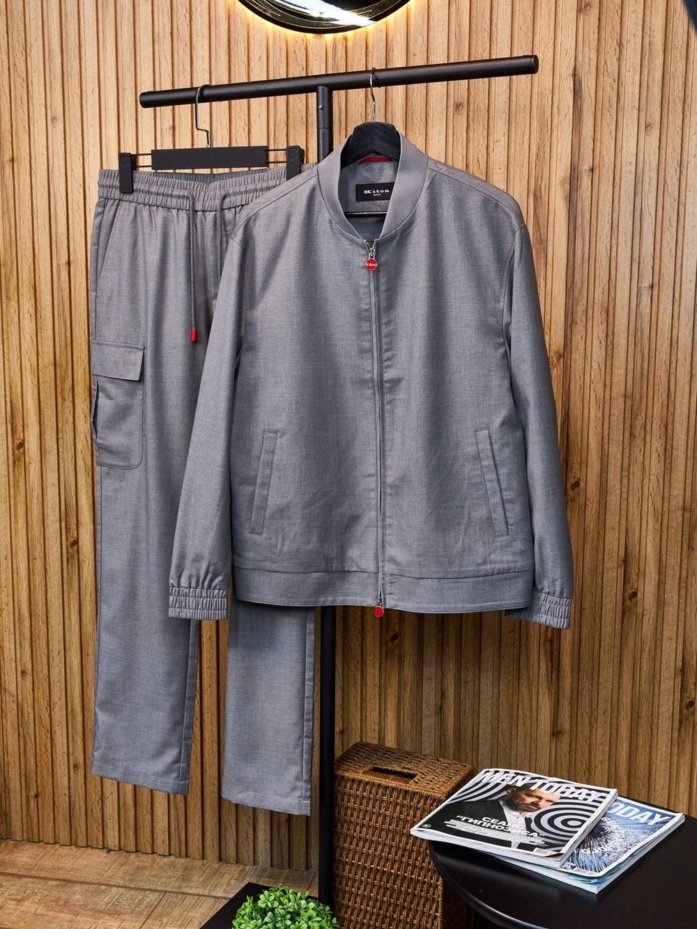 Костюм Kiton