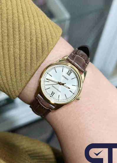 Casio LTP-V005GL-9B — женские часы с ремешком из кожезаменителя