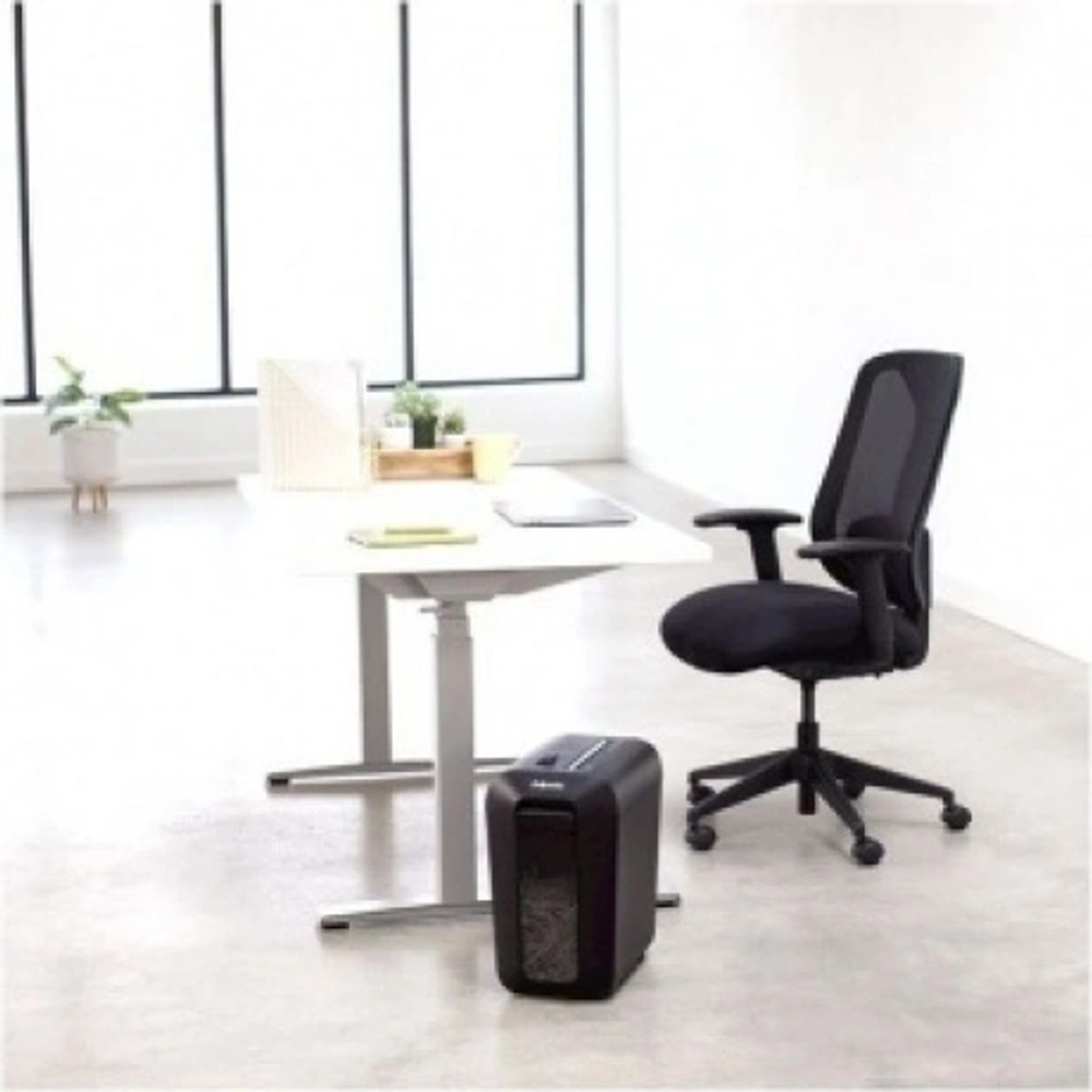 Шредер Fellowes PowerShred LX65 FS-44007(01), черный {DIN P-4, 4х37мм, 8 лст., 17 лтр., уничт.: скрепки,скобы,карты}