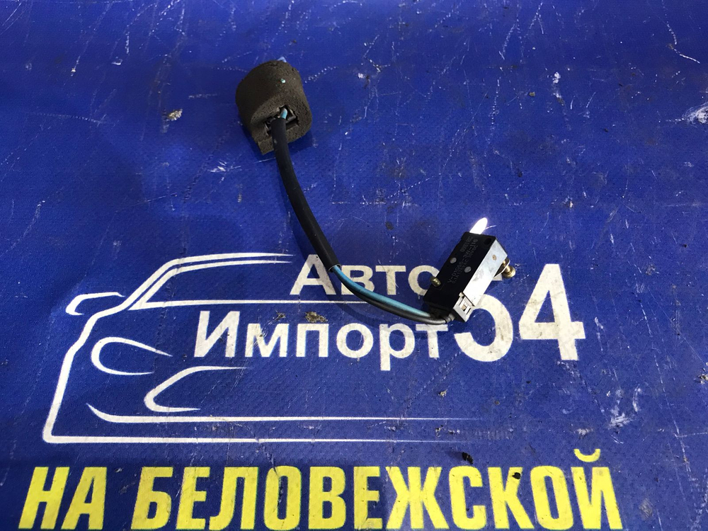 Датчик педали тормоза MITSUBISHI MIRAGE 1992