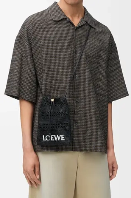 Loewe Сумка-мешок Patch Crochet на шнурке из телячьей кожи и рафии, черный
