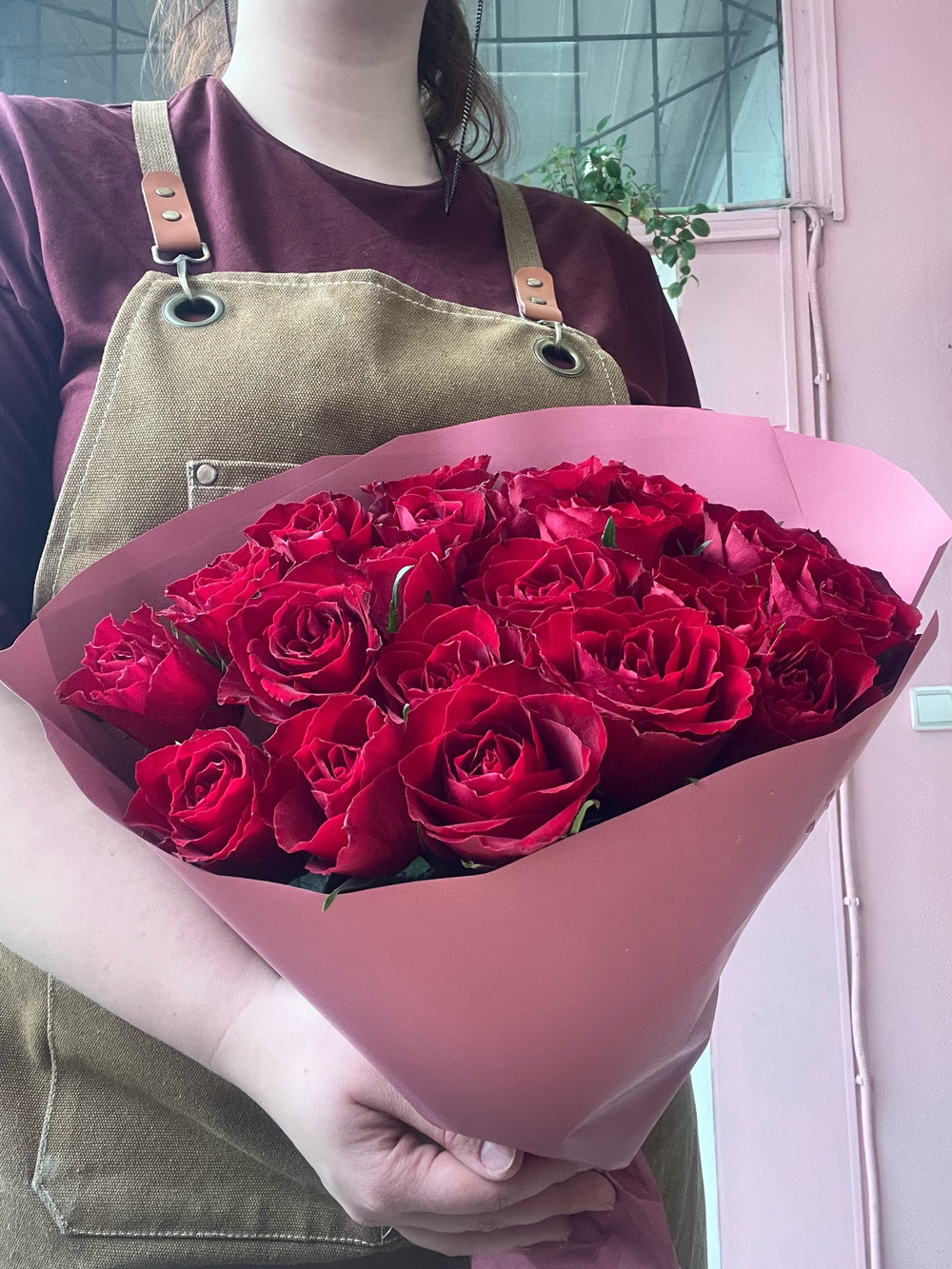 Букет из 25 красных роз 40см