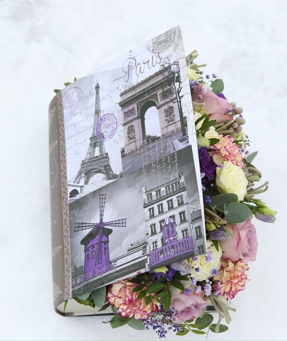 Цветы в книге Из Парижа с любовью