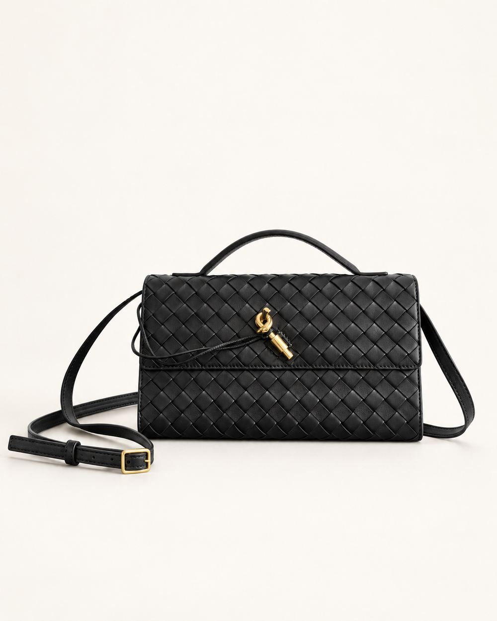 Bottega Veneta Andiamo Clutch, чёрная, основной ракурс
