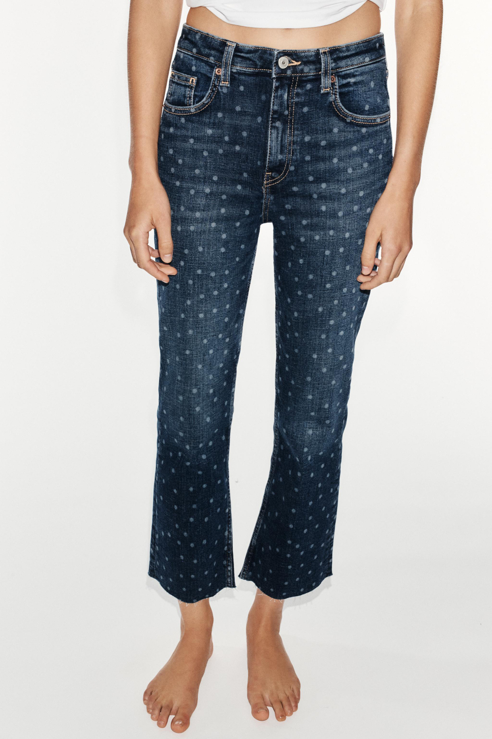 ДЖИНСЫ TRF CROPPED FLARE С ВЫСОКОЙ ПОСАДКОЙ И ПРИНТОМ В ГОРОШЕК — ZARA