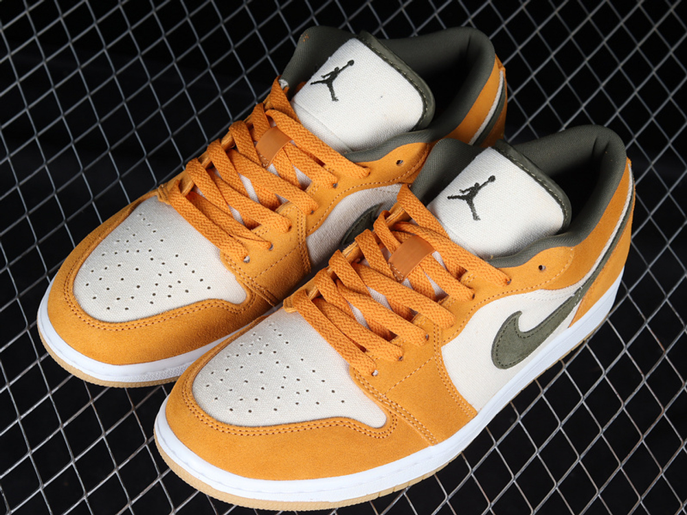 Jordan 1 Low SE Light Curry