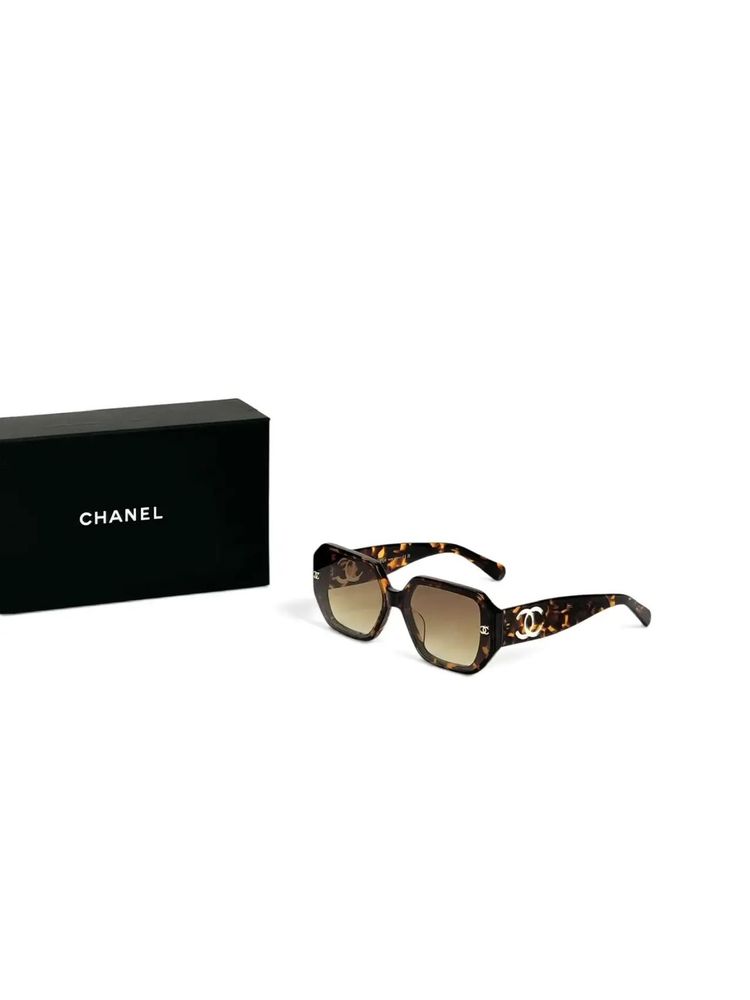 Солнцезащитные очки CHANEL