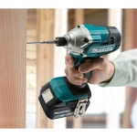Аккумуляторный ударный винтовёрт Makita DTD156Z