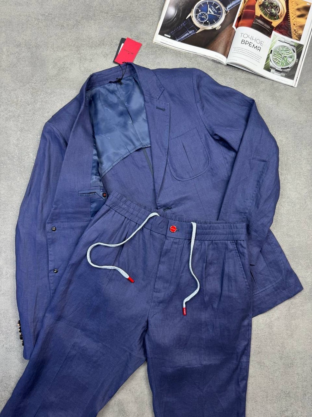 Льняной костюм Kiton