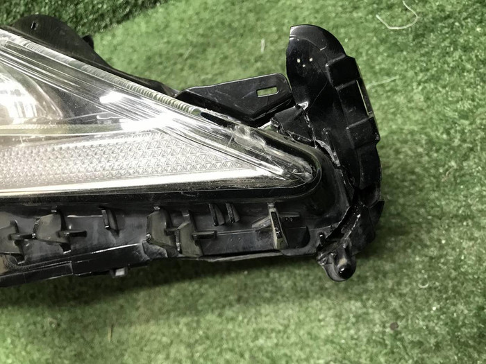 Фара правая Toyota Camry xv70 (17-нв) LED