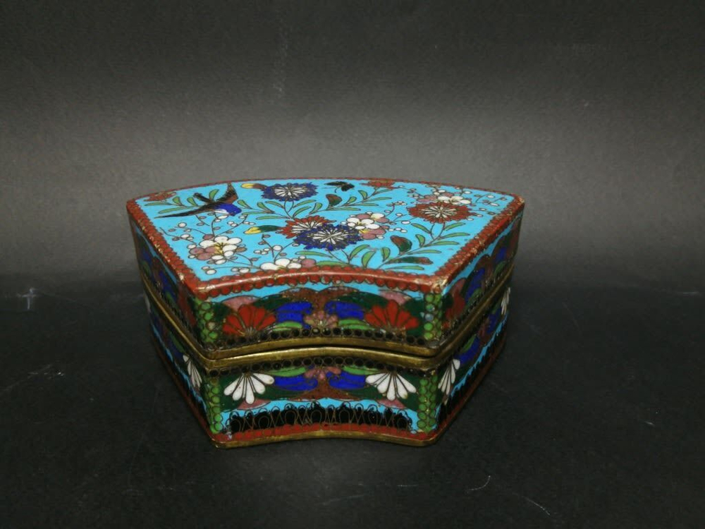 Эмалевая шкатулка. Клуазоне