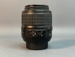 Nikon 18-55mm f/3.5-5.6G AF-S VR DX Zoom-Nikkor царапины