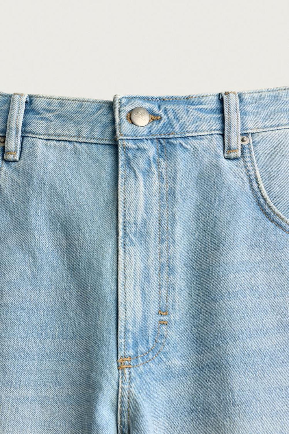 ZARA ДЖИНСОВЫЕ ШОРТЫ RELAXED FIT С НАШИВКАМИ, СИНИЙ