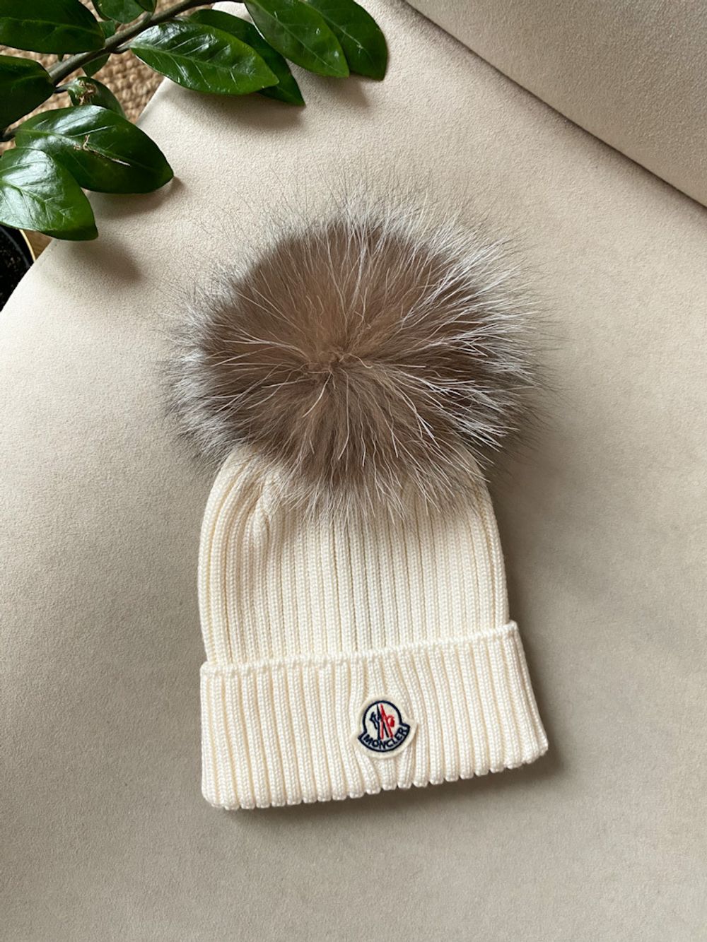 Новая шапка Moncler, 98