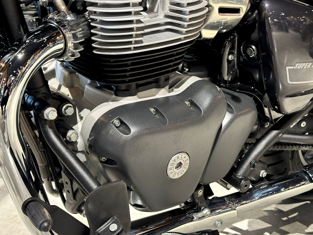 Royal Enfield Super Meteor 650 Interstellar Green (Mid)