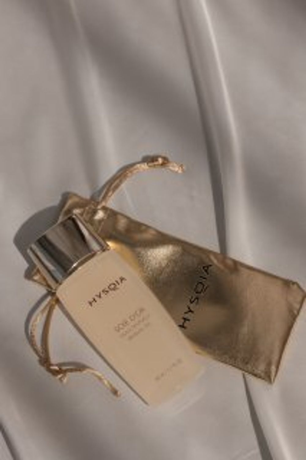 Hysqia Golden Silk Voluptuous Oil Масло для тела "Золотой шелк" с золотистым чехлом, 50 мл