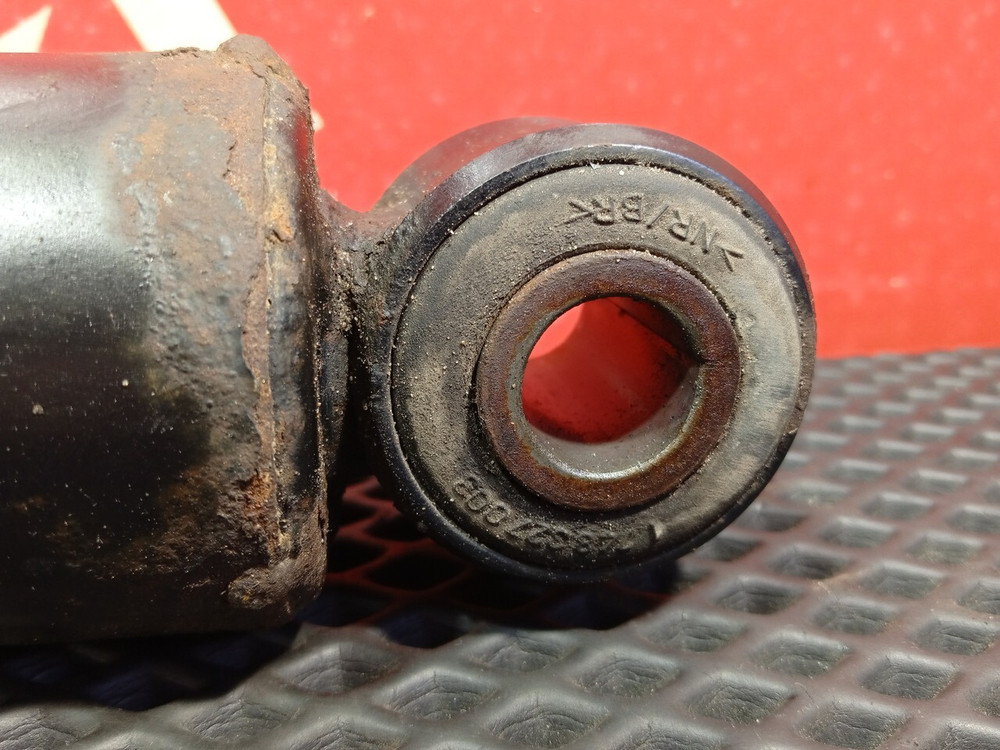 Амортизатор передний