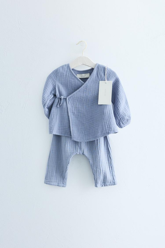 ZARA TIMELESS — КОМПЛЕКТ ИЗ РУБАШКИ С ЗАПАХОМ И БРЮК, ВЫЦВЕТШИЙ СИНИЙ