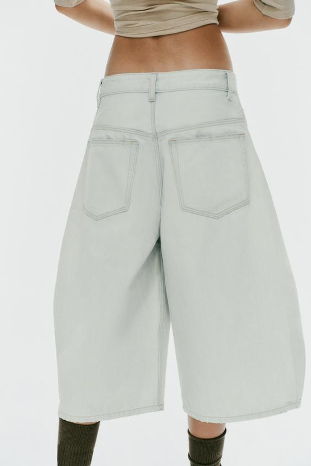 ZARA ДЖИНСОВЫЕ БЕРМУДЫ BALLOON TRF СО СРЕДНЕЙ ПОСАДКОЙ, ГОЛУБОЙ