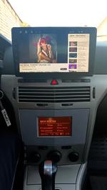 Магнитола для Opel Astra H (перенос БК вниз, серая) - Teyes CC3L на Android 10, CarPlay, 4G SIM-слот