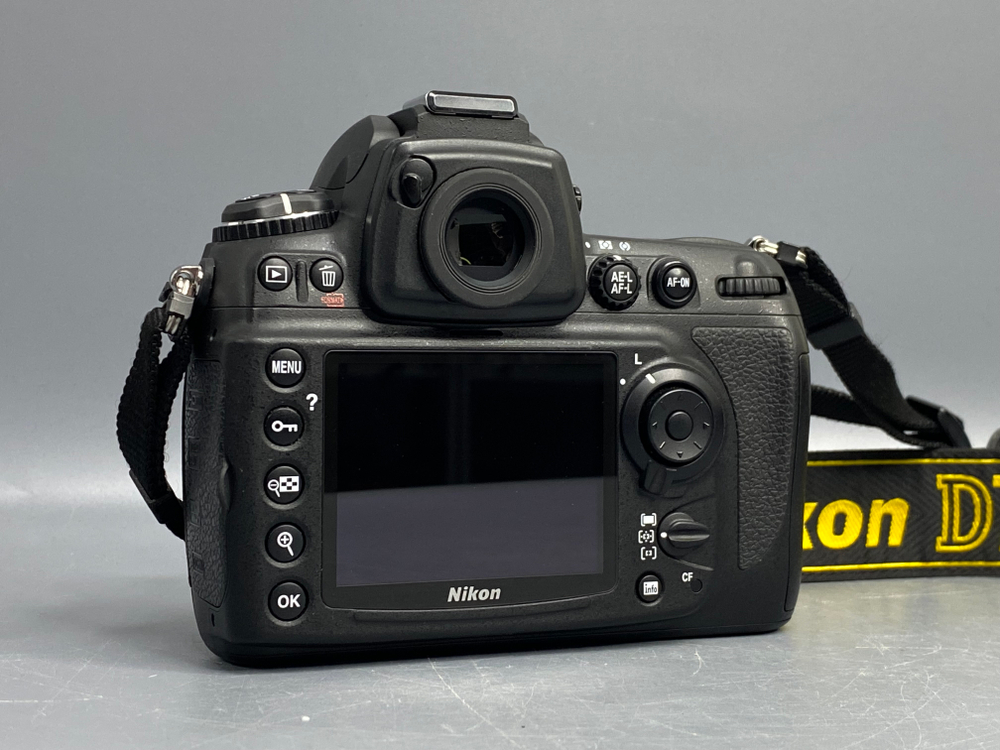 Nikon D700 2.600 кадров