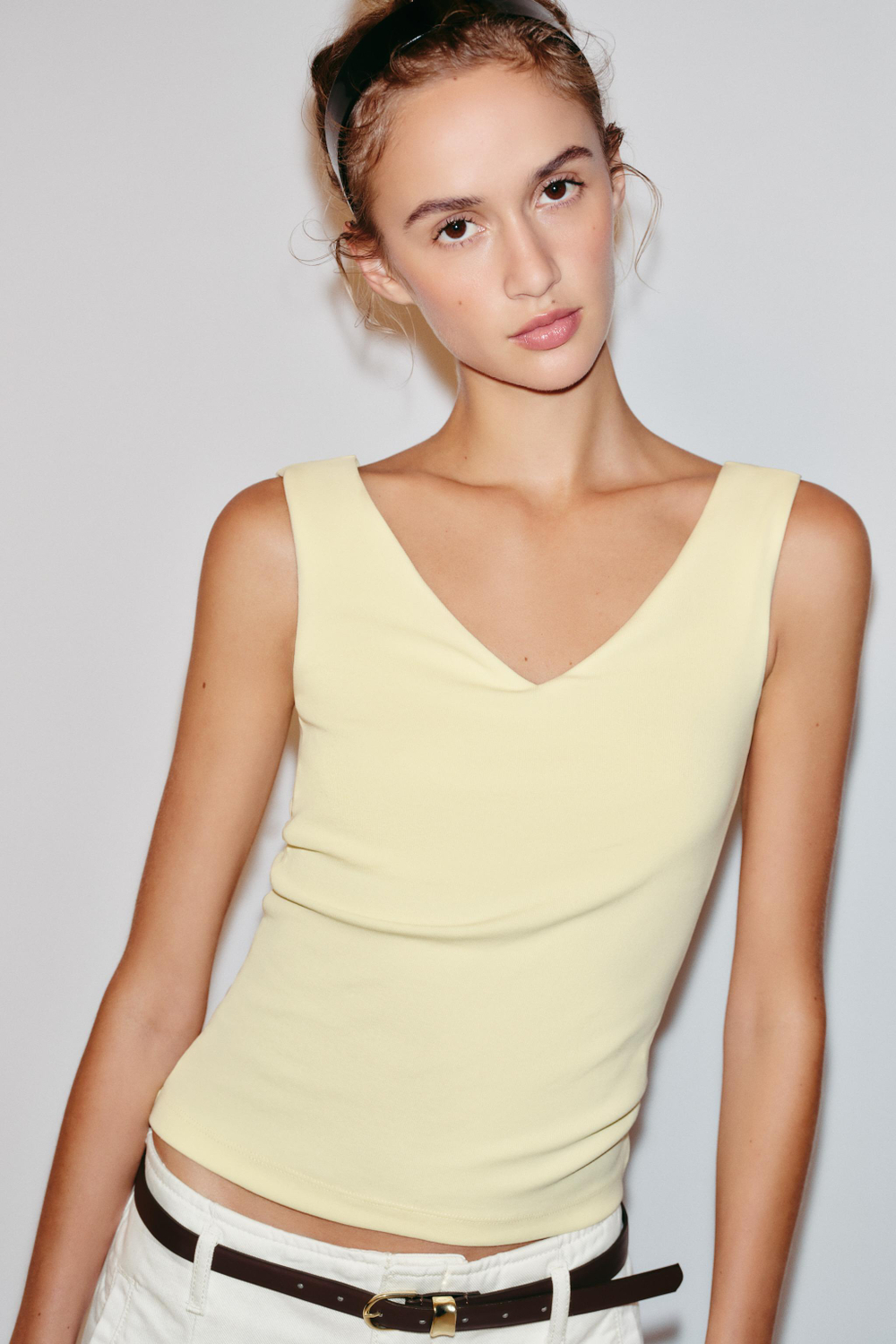 ФУТБОЛКА С ОТКРЫТЫМИ ПЛЕЧАМИ — ZARA