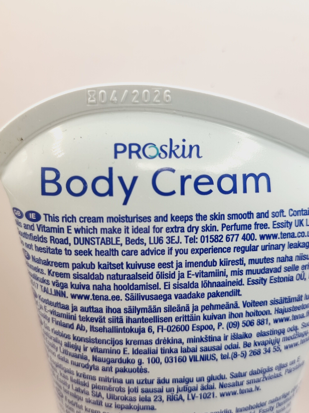 TENA ProSkin базовый крем для кожи с маслами и витамином Е, без запаха, 150 мл (из Финляндии)