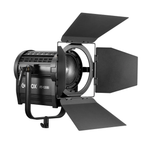 Осветитель светодиодный Godox F7-120Bi K2 с линзой Френеля