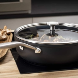 KitchenAid Сковорода из кованого закаленного алюминия 28см с крышкой CC005697-001