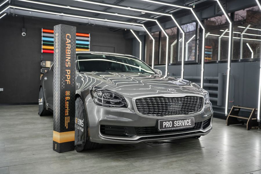 KIA оклейка в цветной полиуретан Carbins Color PPF Nubela Grey CP-AMG смена цвета и защита кузова