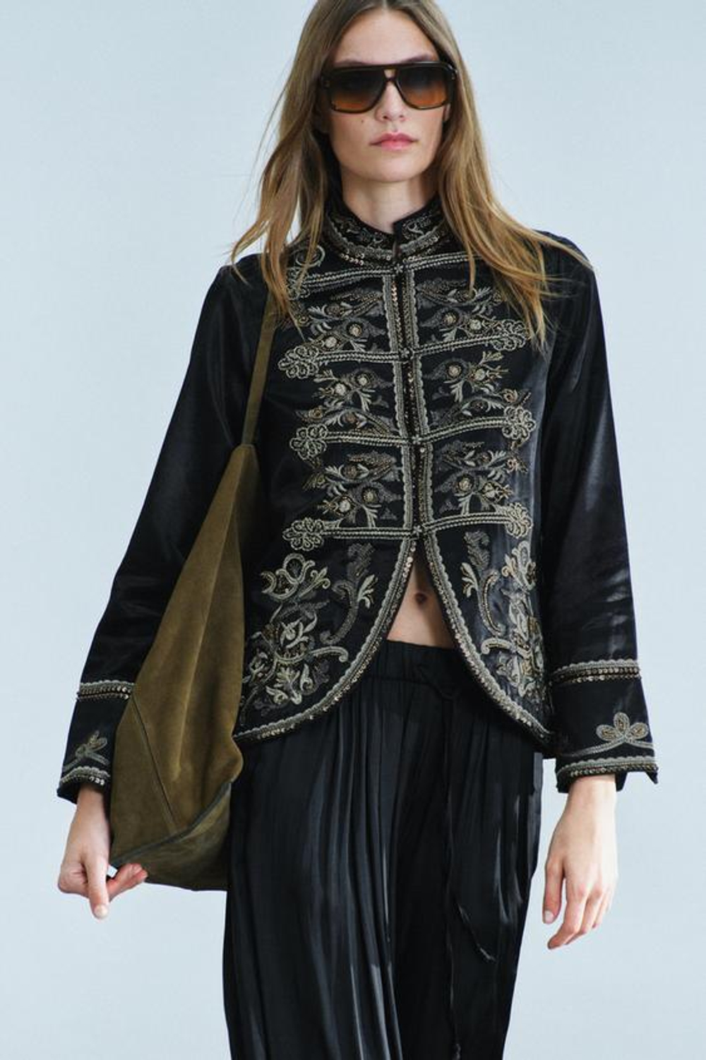 ZARA КУРТКА С ВЫШИВКОЙ И ЗАСТЕЖКАМИ-АЛАМАРАМИ — ZW COLLECTION, ЧЕРНЫЙ
