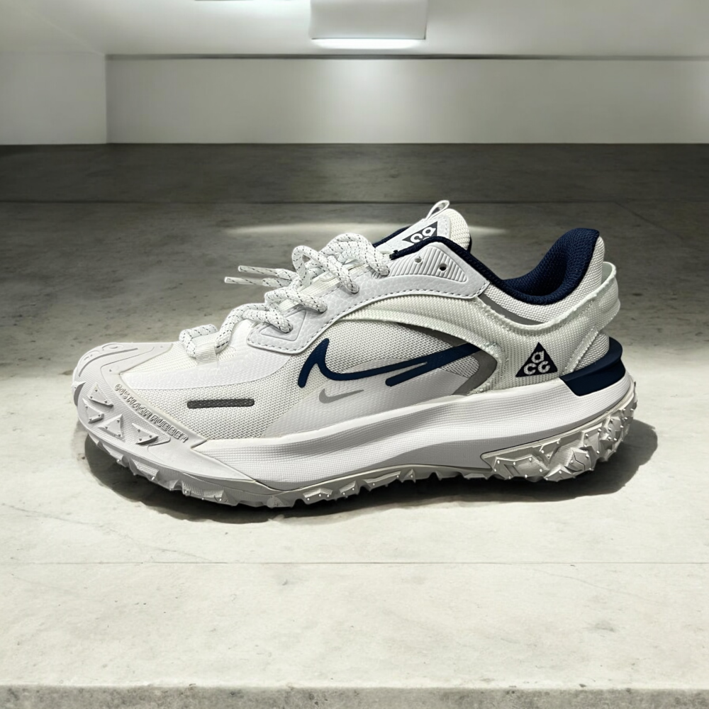 Nike Acg Mountain Fly 2 Low • White