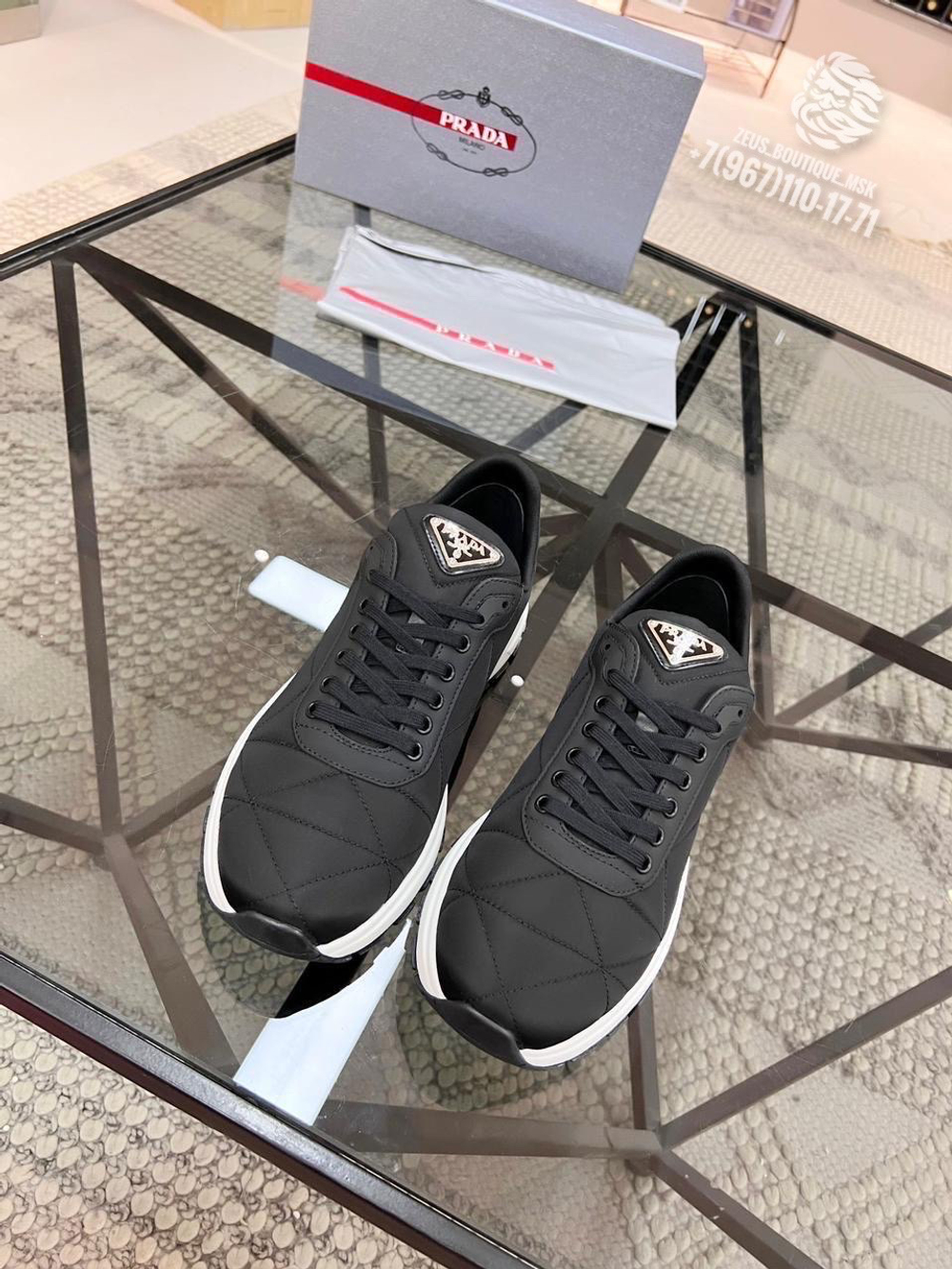 Кроссовки Prada