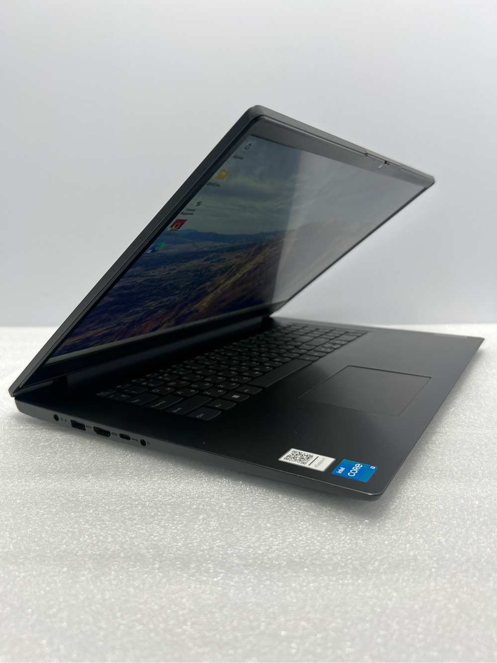 Ноутбук Lenovo V17 G2 ITL (82NX00CLRU) 17.3"/Intel Core i3-1115G4/RAM 8GB/SSD 256GB/Intel UHD/1920*1080/IPS/DOS/Подсветка кл-ры:нет/серый. Состояние: Уценка/прокручен топкейс